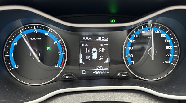 吉利帝豪跑高速时,时速在120迈时发动机转速是多少?